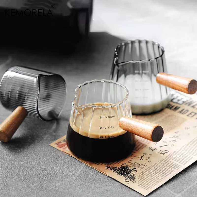 KEMORELA Glaskaffee Milchbecher mit Holzgriff, vertikaler Messbecher in transparent, 180 ml - Bild 5