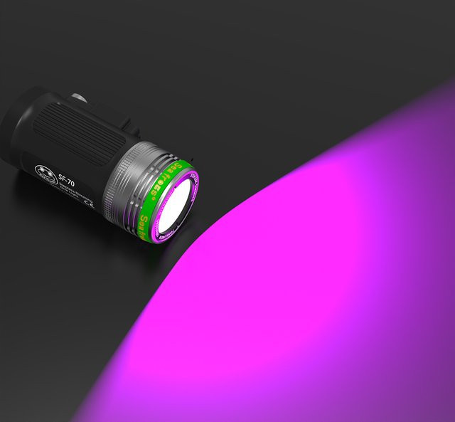 Seafrogs Unterwasser-Foto-Video-Licht mit 7000LM, 100m wasserdicht, UV- und Rotlicht sowie stufenloser Dimmung in Schwarz und Rot - Bild 1