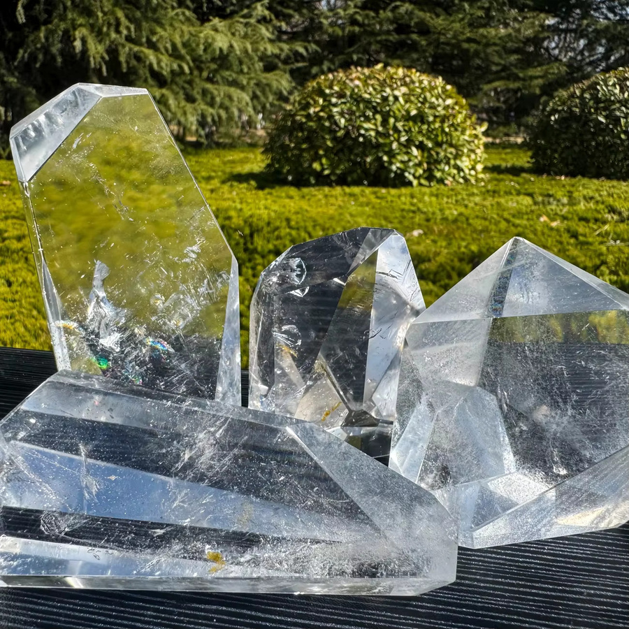 CrystalHola Kristallornament aus natürlichem klarem Quarz, facettierter Echtstein in organischer Form, transparent - Bild 3