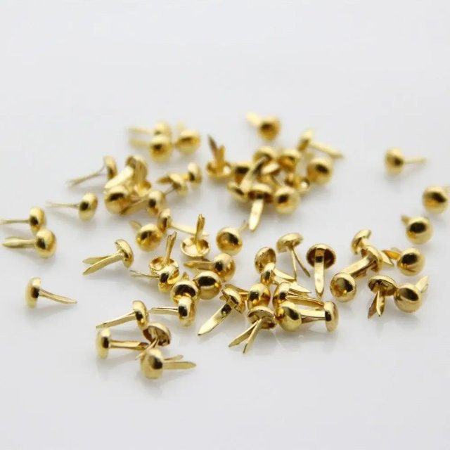 Runde Mini Metall Brads Studs Spikes in Gold für Scrapbooking und DIY Handwerk Zubehör (4,5 mm und 8 mm) - Bild 1