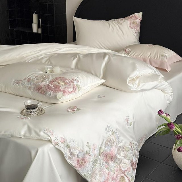 Bin Chi Textiles Luxus Bettwäsche Set aus Ägyptischer Baumwolle mit Blumenstickerei, Weiß, 4-teilig, B/H: 220 x 240 cm - Bild 1