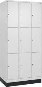 C+P Schließfachschrank Classic PLUS mit Sockel, 3 Abteile, Farbe: Verkehrsweiß und Grau, B/T/H: 90 x 50 x 195 cm - Bild 1