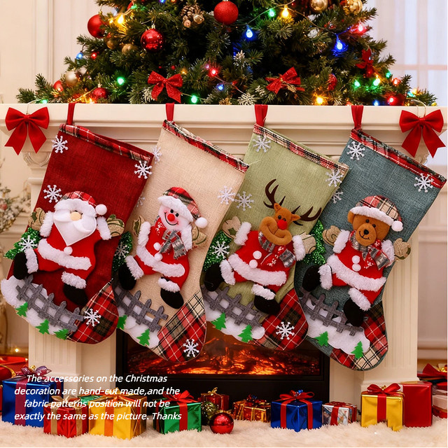 2er-Set Weihnachtsstrümpfe in Rot mit Karomuster als Textil-Deko für den Weihnachtsbaum - Bild 1