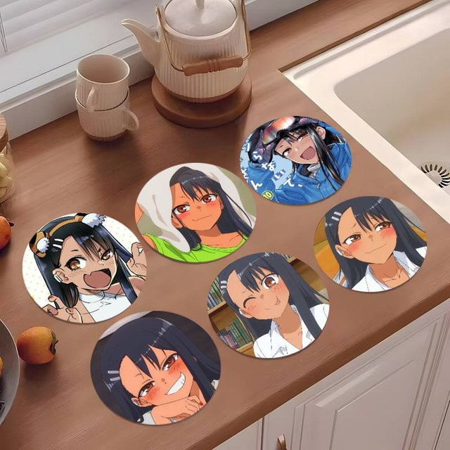 Nagatoro Hayase Anime-Charakter Untersetzer aus Holz, rund, Durchmesser: 10 cm, braun/mehrfarbig - Bild 1