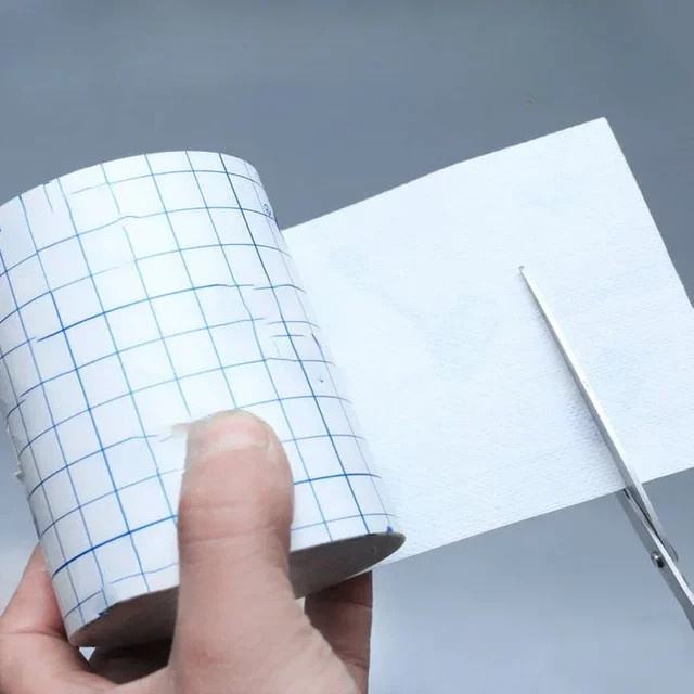 Selbstklebendes medizinisches Vliesband in Weiß, atmungsaktiv zur Fixierung von Wundverbänden, Breite: 10 cm, Länge: 5 m - Bild 1