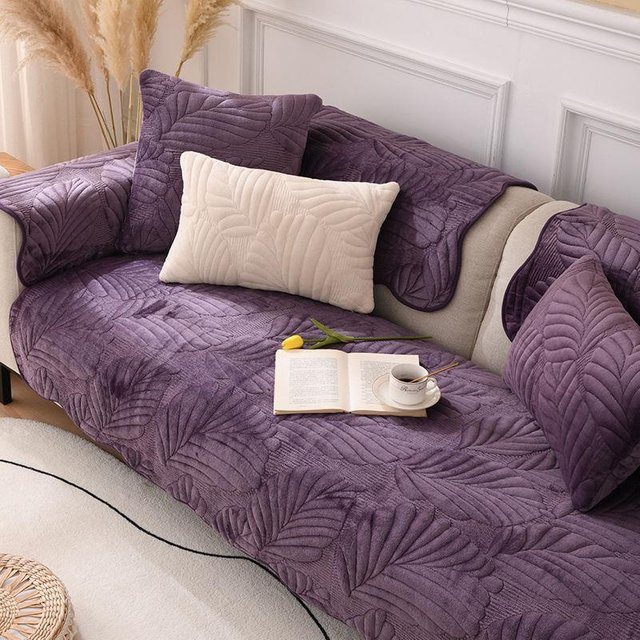 Winter Warmer Universal Sofabezug mit floralem Jacquard-Design, rutschfest und waschbar, Farbe: Violett, Breite: 70 cm, Höhe: 70 cm - Bild 1