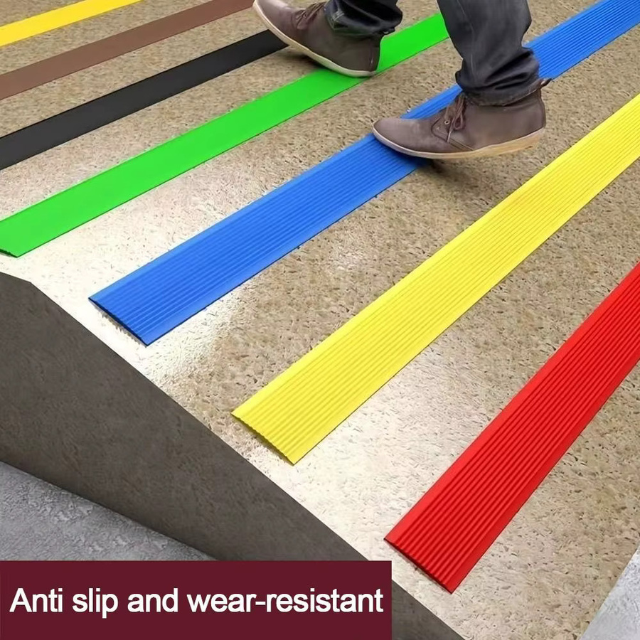 Selbstklebender Treppenkanten-Schutz aus PVC in Rot mit Streifenmuster, rutschfest und wasserdicht, Länge: 100 cm - Bild 4
