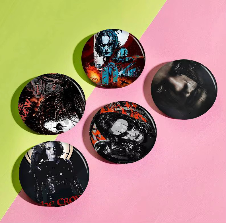 The C-Crow Horror Button Pin, Unisex - Bild 2