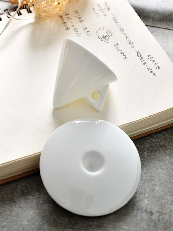 Bone China Espresso-Set mit Kaffeetassen, Untertassen und Löffeln in Weiß - Bild 4