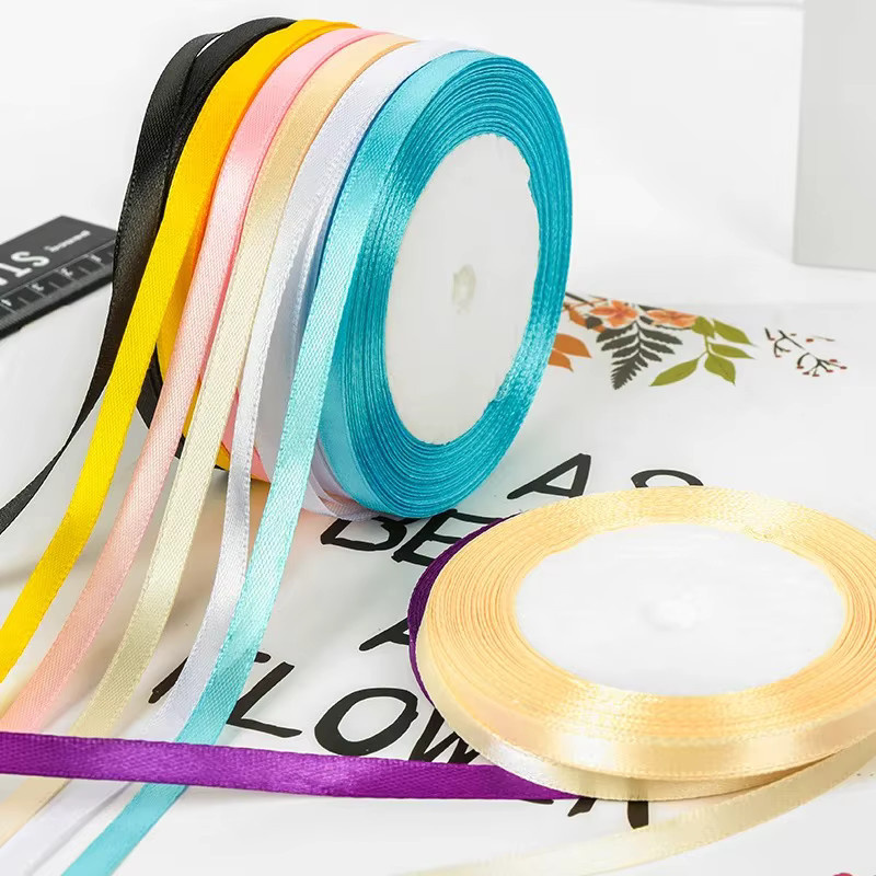 DJIY Seidensatinband für Bastelarbeiten und Accessoires, Breite: 0,6 cm, Länge: 22,86 m, Farben: Rot und Mehrfarbig - Bild 3
