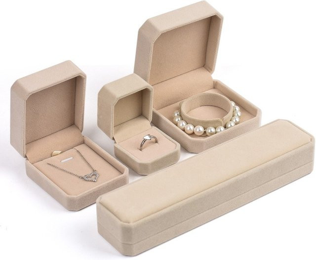 Generic Schmuckbox aus Samt für Halsketten, Ringe, Armbänder und Ohrringe in Grau oder Beige - Bild 1