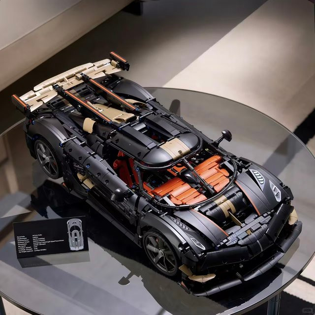 Hot Toys Koeni Spear Megacar Supersportwagen, Baustein-Modell, 4104 Teile - Bild 1