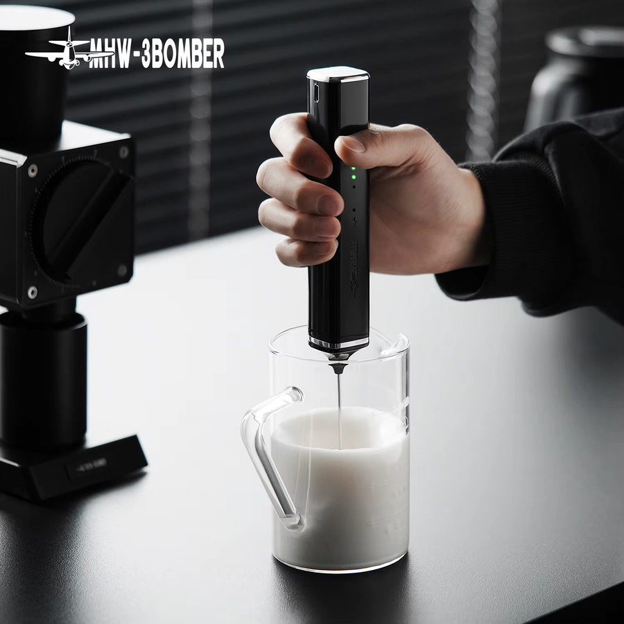 MHW-3BOMBER Elektrischer Milchaufschäumer in Schwarz mit Doppel-Schneebesenköpfen aus Edelstahl, Typ-C Aufladbar, Handgehaltener Schaumer für Kaffee, Latte und Cappuccino - Bild 4