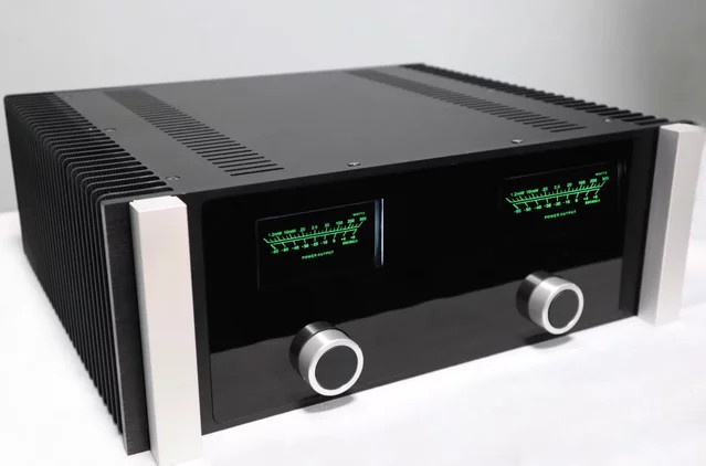 SENGTERBELLE MC4315 HiFi DIY Verstärker Chassis aus Vollaluminium in Schwarz mit beidseitigen Kühlkörpern - Bild 1