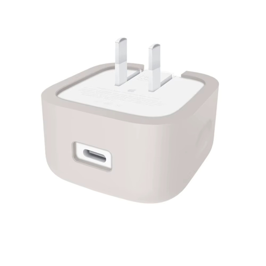 Kollisionssichere Silikon-Schutzhülle für Apple 40 W USB-C Ladegerät in Weiß - Bild 1