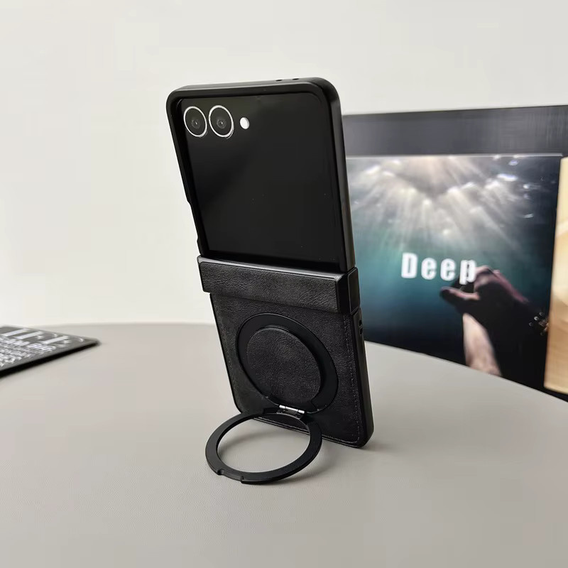 Leder-Schutzhülle mit Scharnierschutz und 360 Grad drehbarem Ringständer für Samsung Galaxy Z Flip 8 7 6 5 4 3, magnetische stoßfeste Handyhülle in Weiß und Grau - Bild 2