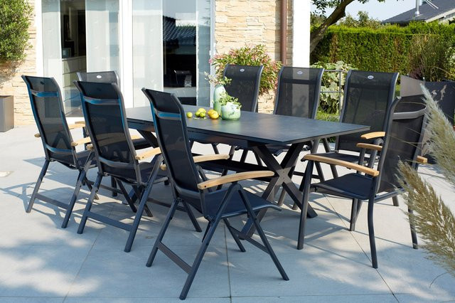 Hartman Xanadu/Alice Garten-Essgruppe aus Aluminium und Glaskeramik in xerix/natur mit Teak-Armlehnen, bestehend aus einem ausziehbaren rechteckigen Tisch und 8 Stühlen (2 Dining Sessel und 6 Klappstühle) - Bild 1