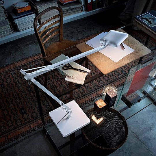 Flos Kelvin LED Tischleuchte in Weiß, dimmbar und verstellbar aus Aluminiumlegierung - Bild 2