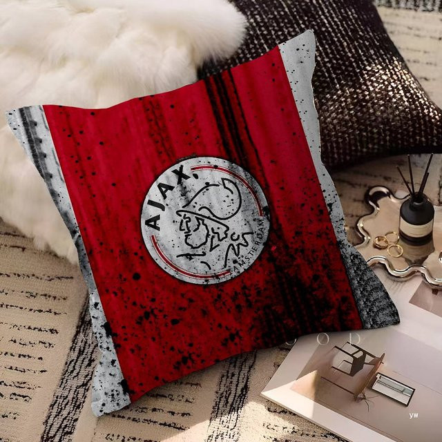 Personalisierte Kissenhülle Ajax Fußballverein für Kinderzimmer und Geburtstage, Rot, B/T/H: 45 x 45 x 1 cm - Bild 1