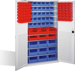 C+P Magazinschrank mit 106 Sichtlagerkästen in Lichtgrau, H: 195,0 cm, B: 110,0 cm, T: 53,5 cm - Bild 1