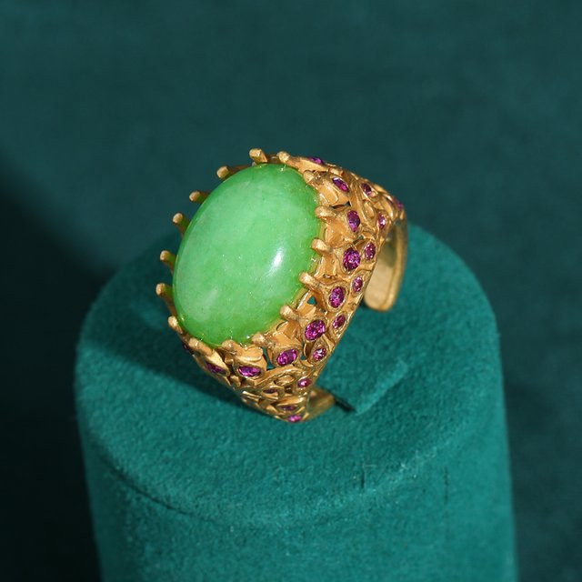 Icareu Ring, goldfarben, hellgrüner ovaler Stein, Strass, Damen - Bild 1