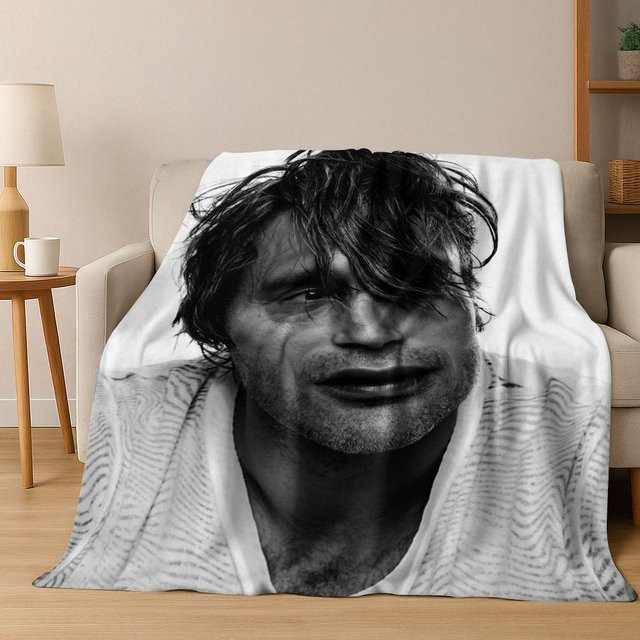 Warm Home Life Flanelldecke Mads Mikkelsen Design, weiche Fleece Überwurfdecke für Bett und Sofa, Farbe: Weiß, B/T: 75 x 90 cm - Bild 1
