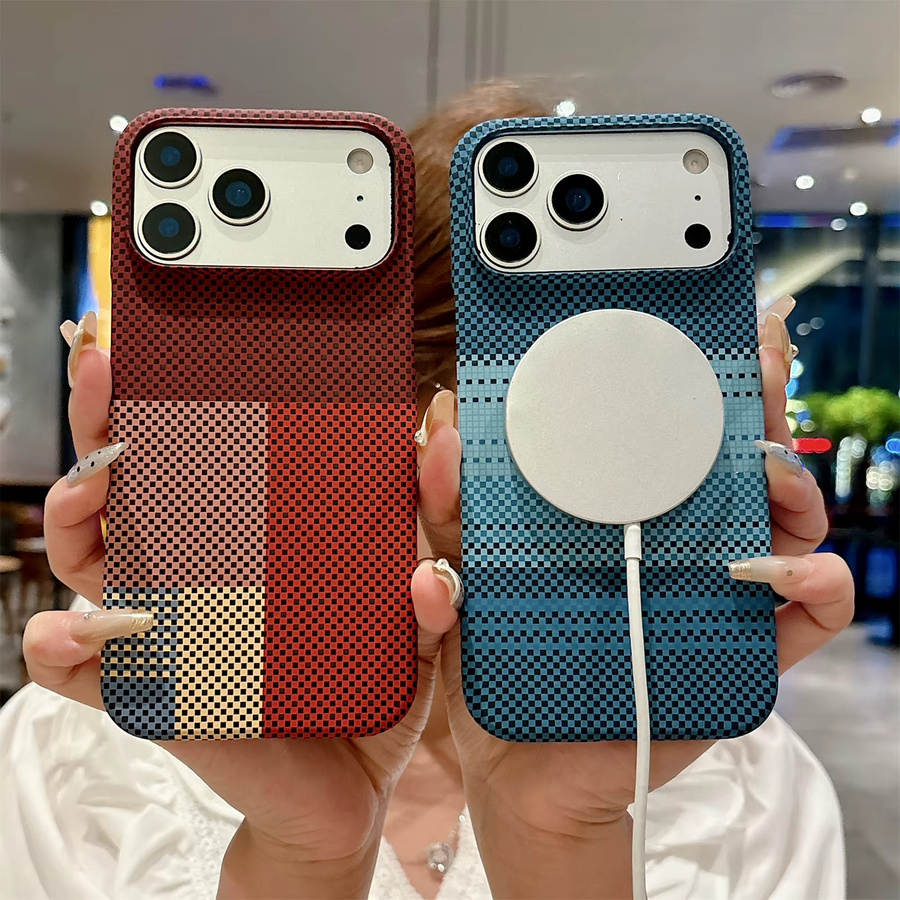 Magnetische Handyhülle mit Kohlefaser-Kevlar-Textur aus Hartplastik für Apple iPhone 13, 14 Plus, 15 und 17 Pro Max - Bild 1