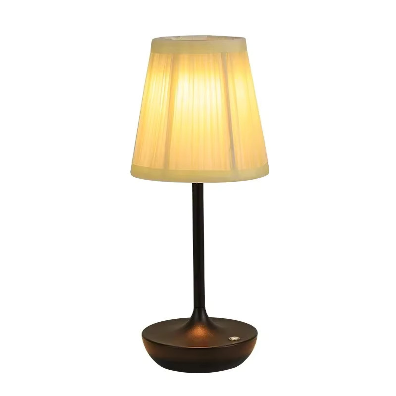 Dimmbare LED-Tischlampe von lyfs im orientalischen Stil mit Stofflampenschirm und USB-Wiederaufladung für dein Schlafzimmer - Bild 5