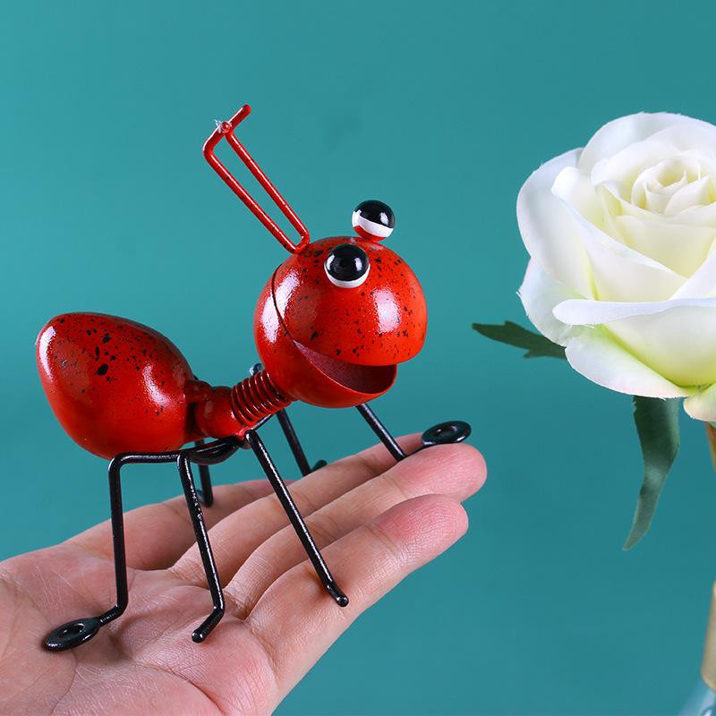 Yiran Furniture Dekorative Eisen Ameise als kreatives Ornament für Tisch und Wand in Gelb und Mehrfarbig - Bild 1