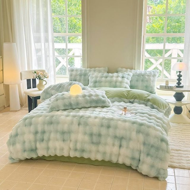 HomeHarmony Vierteiliges Bettwäsche-Set mit Fleecedecke aus Winter-Hasenfell und Milchvelours in Grün, B/H: 150 x 200 cm - Bild 1
