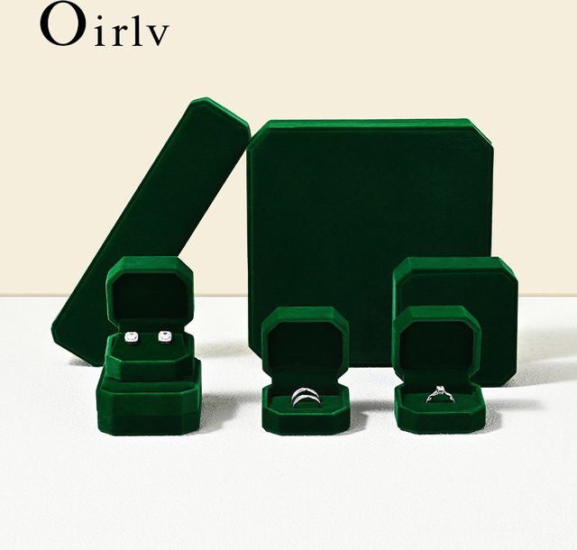 Oirlv Schmuckschatulle aus Samt in Grün als Organizer für Ringe, Ohrringe, Armbänder und Halsketten - Bild 1