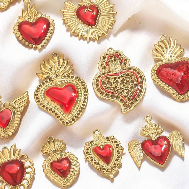Aiovlo Charms, Edelstahl, vergoldet, rote Emaille, herzförmig - Bild 1