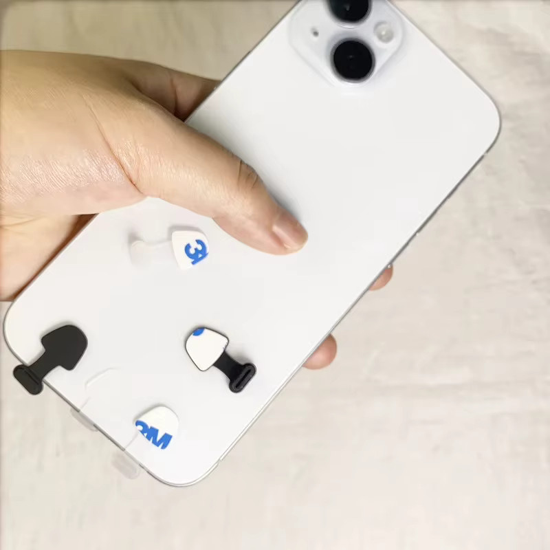 Set aus 3 oder 5 Silikon-Steckern als staubdichter Schutz für iPhone und USB-C Android-Handys sowie Tablets, Schwarz/Transparent - Bild 3