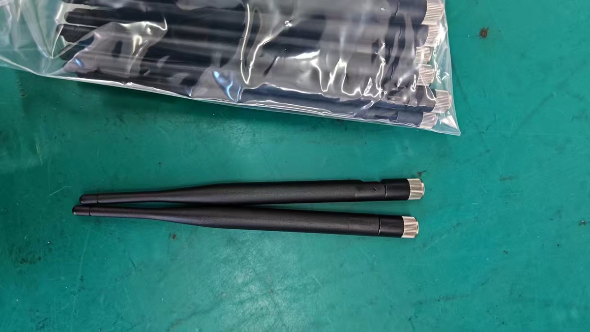 NOWEPOCH ADS-B Antenne 1090MHz mit 5dBi Verstärkung und SMA Stecker in Schwarz für FPV, Software Radio und DVB-T SDR - Bild 2