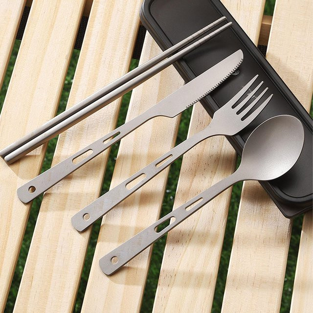 Koogeelife Outdoor Titan Geschirr Set in Silber Matt mit Gabel, Löffel, Messer und Essstäbchen - Bild 1