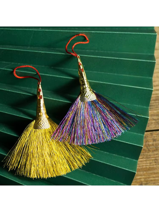 DUTRIEUX Magischer Goldener Besen mit Quasten in Gold im Boho-Stil als Feng Shui Glücksbringer und Deko-Objekt - Bild 2