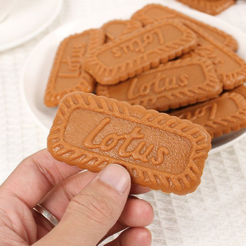 Künstliche Cookies und Gebäckmodelle aus Kunstharz in Braun als Dekoration für Fotografie, Hochzeit und Party - Bild 1