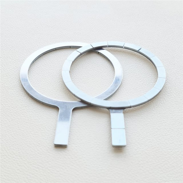 PhoFir Universal MagSafe Magnetische Kartenbrieftasche in Silber mit integriertem Ring und Aufkleber - Bild 1