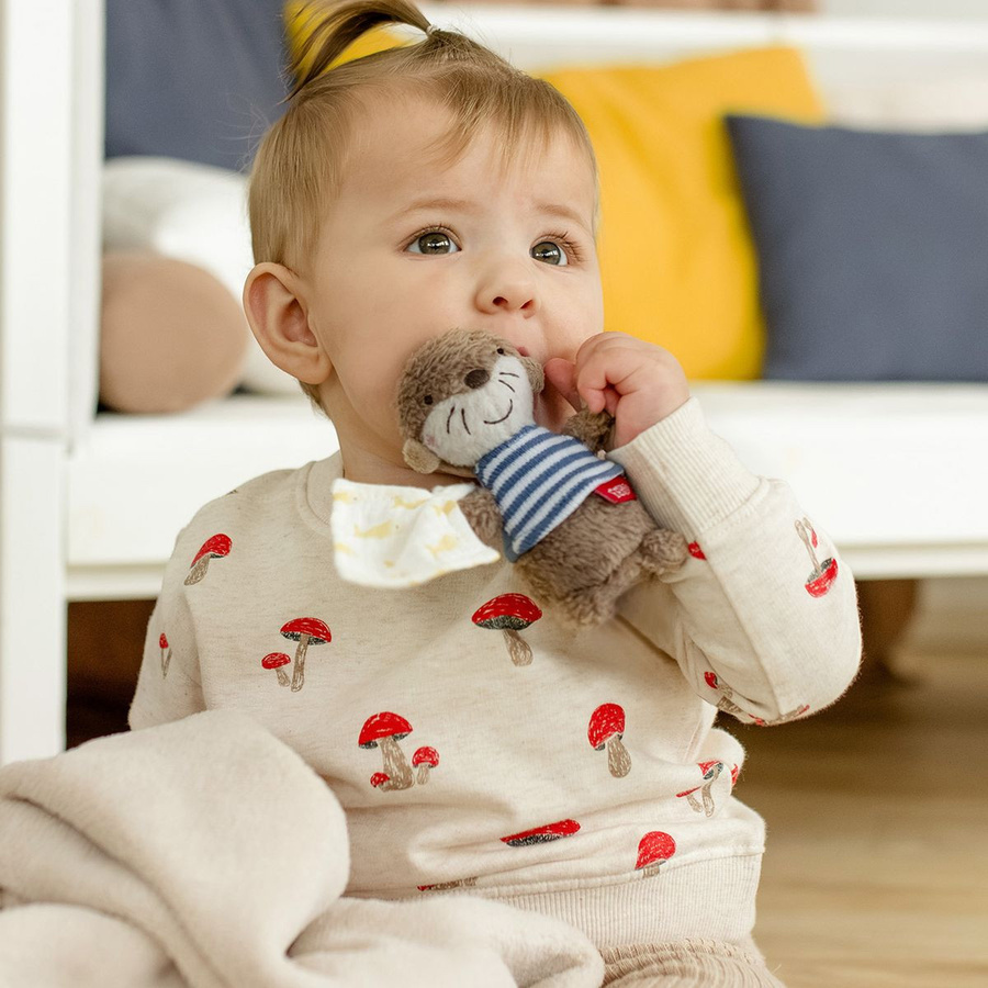 Fehn 2-tlg. Set Kuscheldecke und Greifling Otter Theo in Beige, Weiß und Multicolour, B/H: 75 x 100 cm - Bild 3