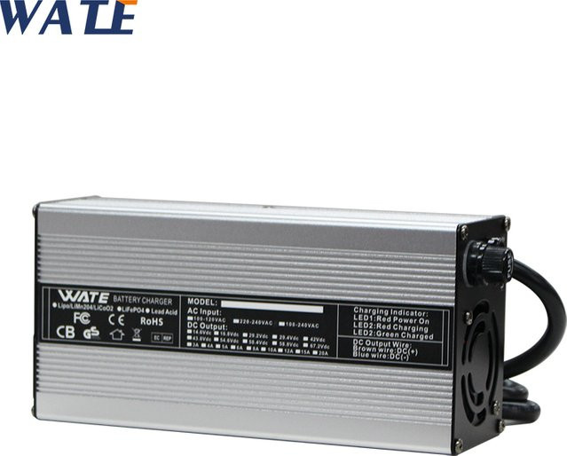 WATE Li-Ion Ladegerät 54,6 V 12A für 48V 13s Batterien in Silber mit Aluminiumgehäuse und Smart Fan - Bild 1