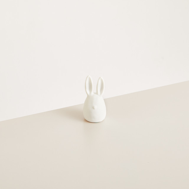 Dekorative Keramik-Hasenfigur von BLUME2000 in Weiß für Ostern, Höhe: 7,0 cm - Bild 1