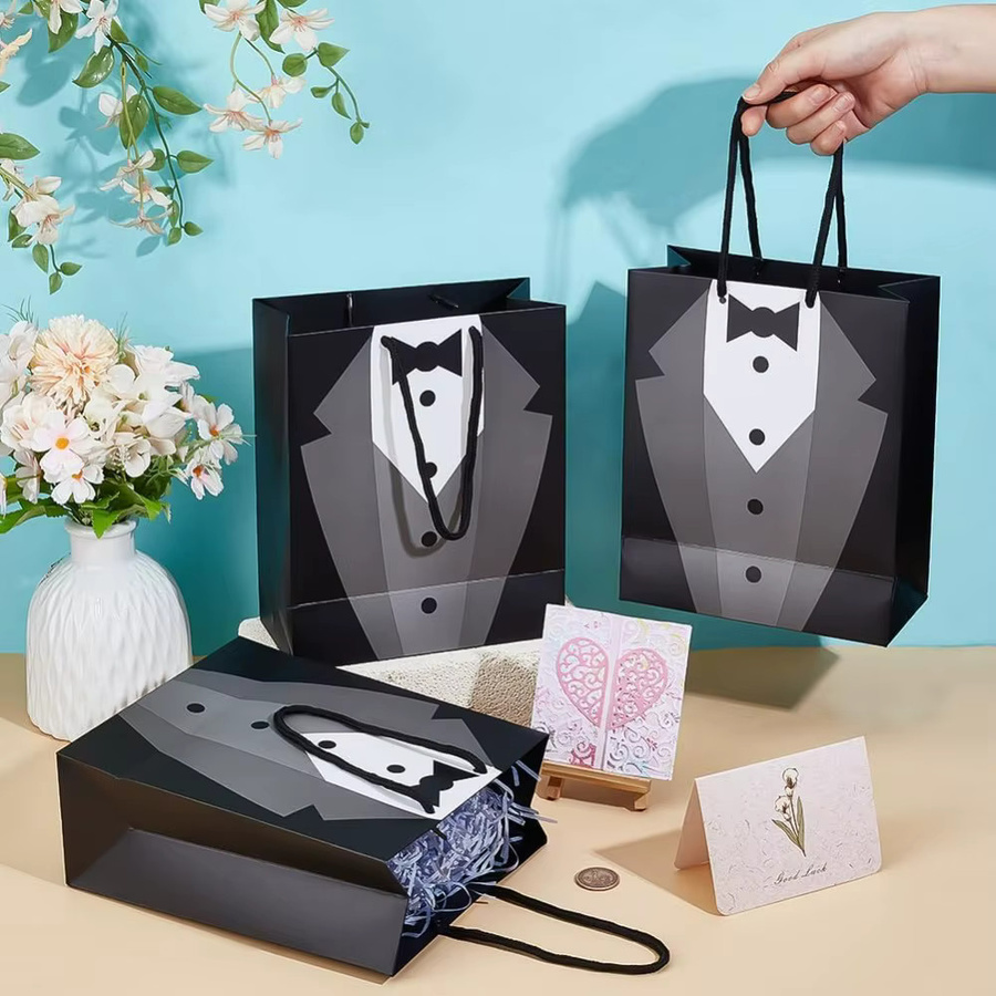 12er-Pack Smoking-Geschenktüten aus Papier in Schwarz-Weiß mit Griff, B/H/T: 23,1 x 23,1 x 3,0 cm - Bild 3