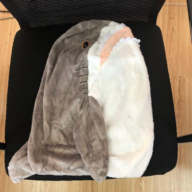 Riesiger Haifischhaut Plüschtier, Weiche Plüsch-Haifischhaut, 80cm - Bild 1