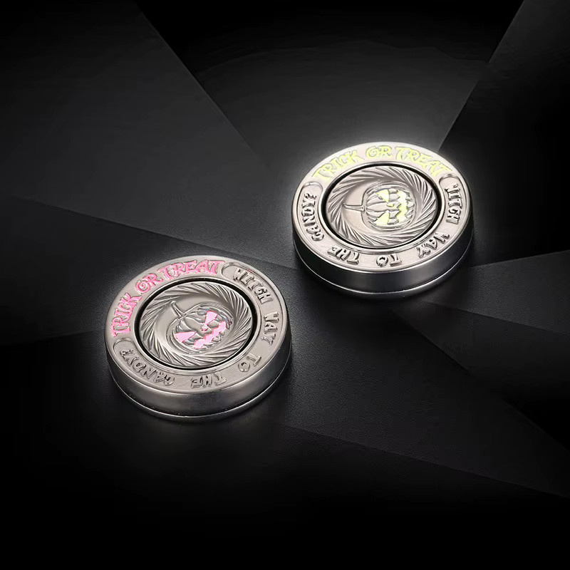 AHHLCLT Mehrfarbiger böser Kürbis Zappeln Spinner, magnetischer Metall Hand Spinner, Stressabbau Spielzeug - Bild 2