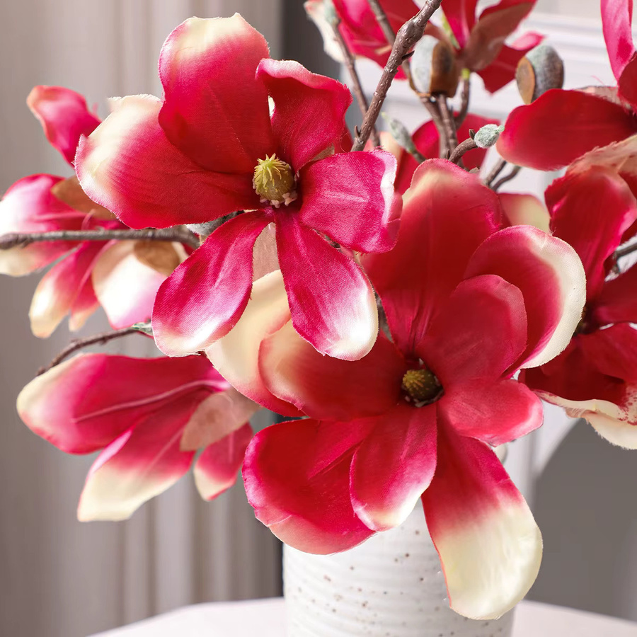 XIYA FLOWER Künstliche Magnolienblume in Rot aus PE-Material mit 3 Gabeln für die Tischdekoration - Bild 3