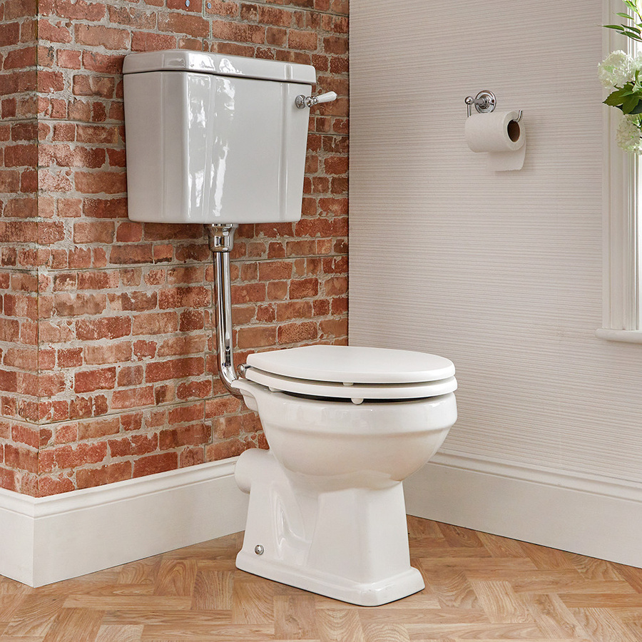 Hudson Reed Stand-WC Richmond mit erhöhtem Spülkasten und Soft-Close-Sitz in Weiß - Bild 1