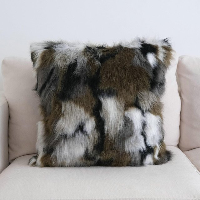 Dekorative Plüsch Kissenhülle JMG Clothing in Braun, B/H: 45 x 45 cm - Bild 1