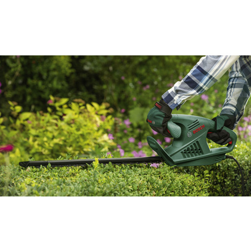 Bosch Elektro-Heckenschere EasyHedgeCut 45 in Grün mit 45 cm Schnittlänge - Bild 4