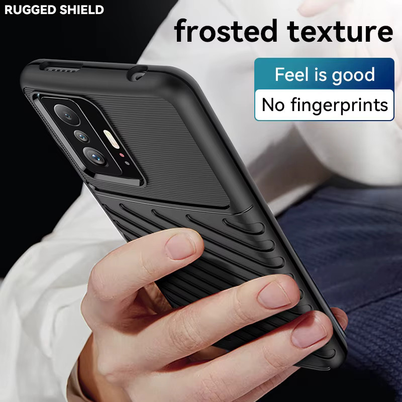 Stoßfeste Silikon-Handyhülle für Xiaomi 11t und Xiaomi 11t Pro in Schwarz - Bild 4
