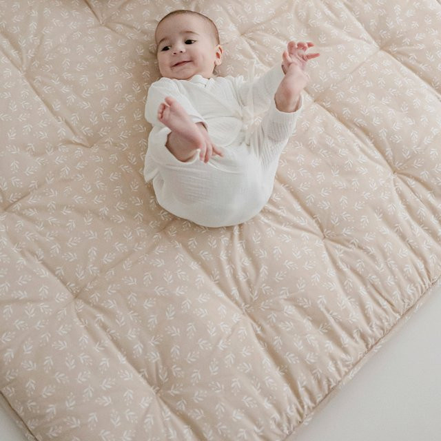Emma & Noah Krabbeldecke aus Bio-Baumwolle in Beige, B/T/H: 120 x 120 cm - Bild 1